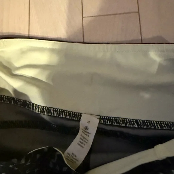 Lululemon capri leggings - Picture 5 of 5